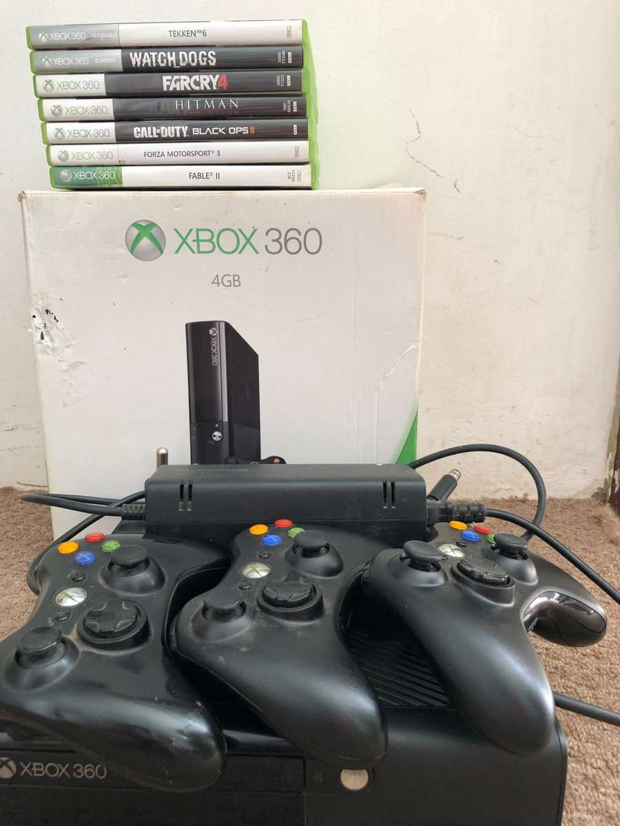 ORIGINAL XBOX360 BUNDLE (3xoriginal controllers, 7xgames, 1xpower supply, 1xnon-functional console)