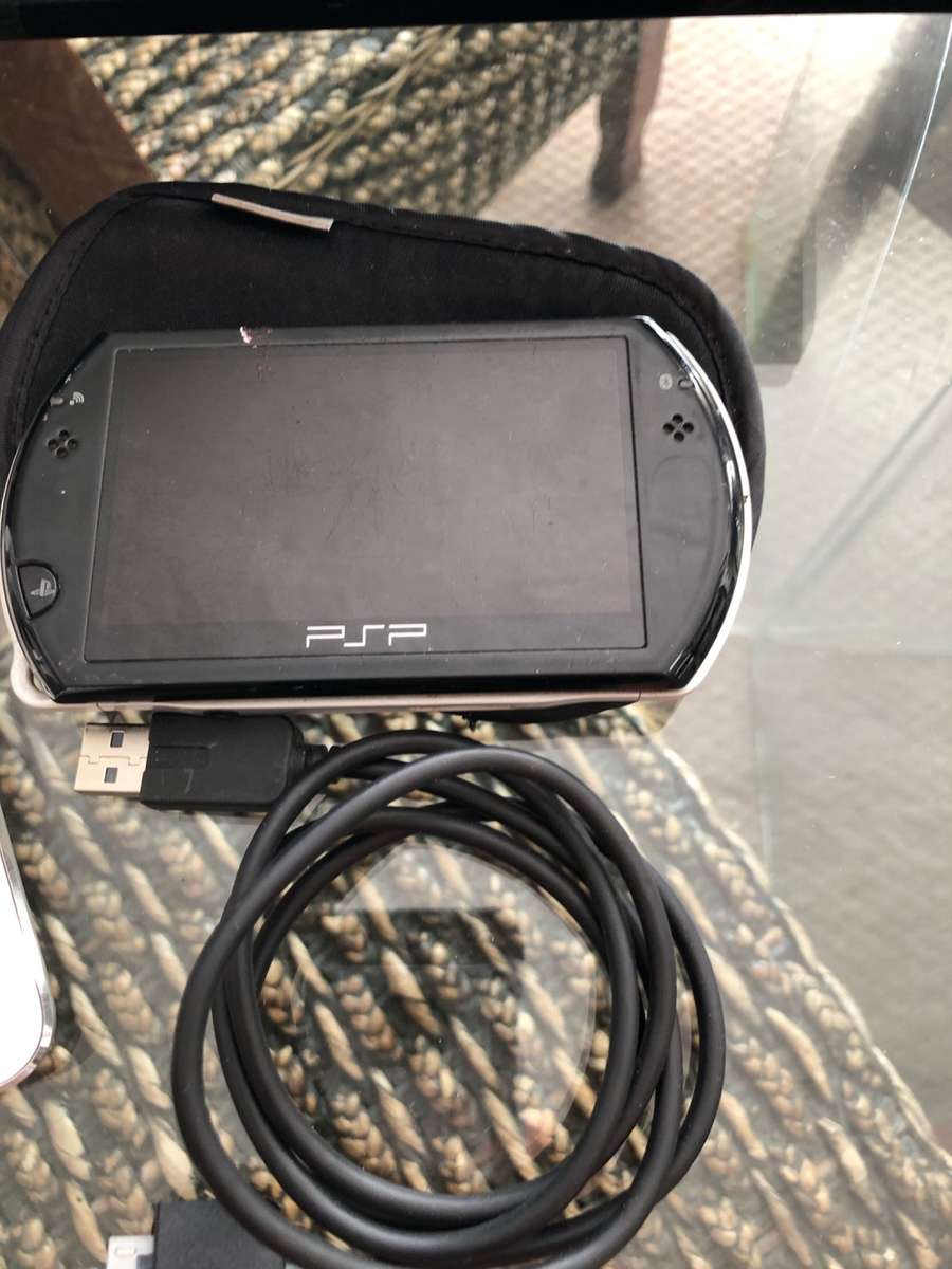 ***Selling as non-functional*** Bundle of electronics