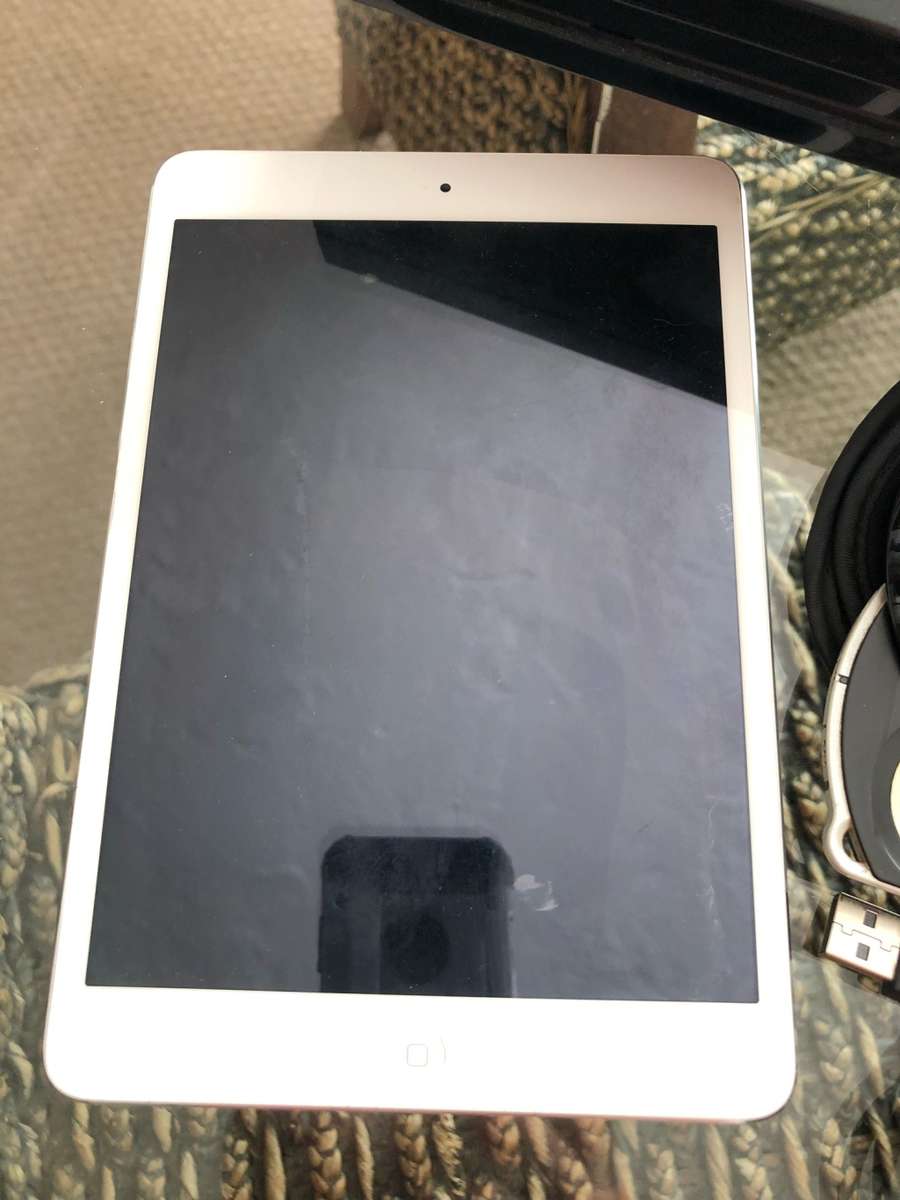 ***Selling as non-functional*** Bundle of electronics