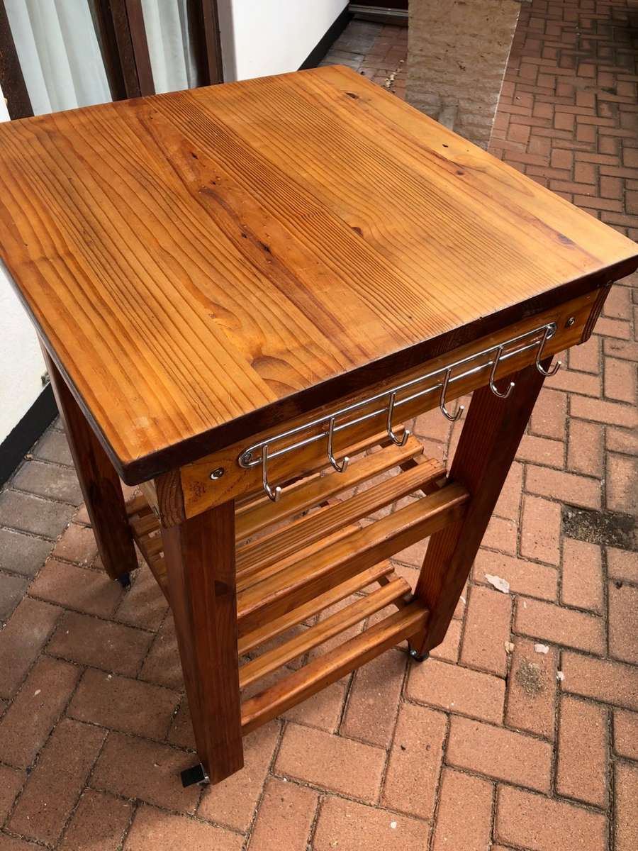 Butcher block / Kitchen island on castors