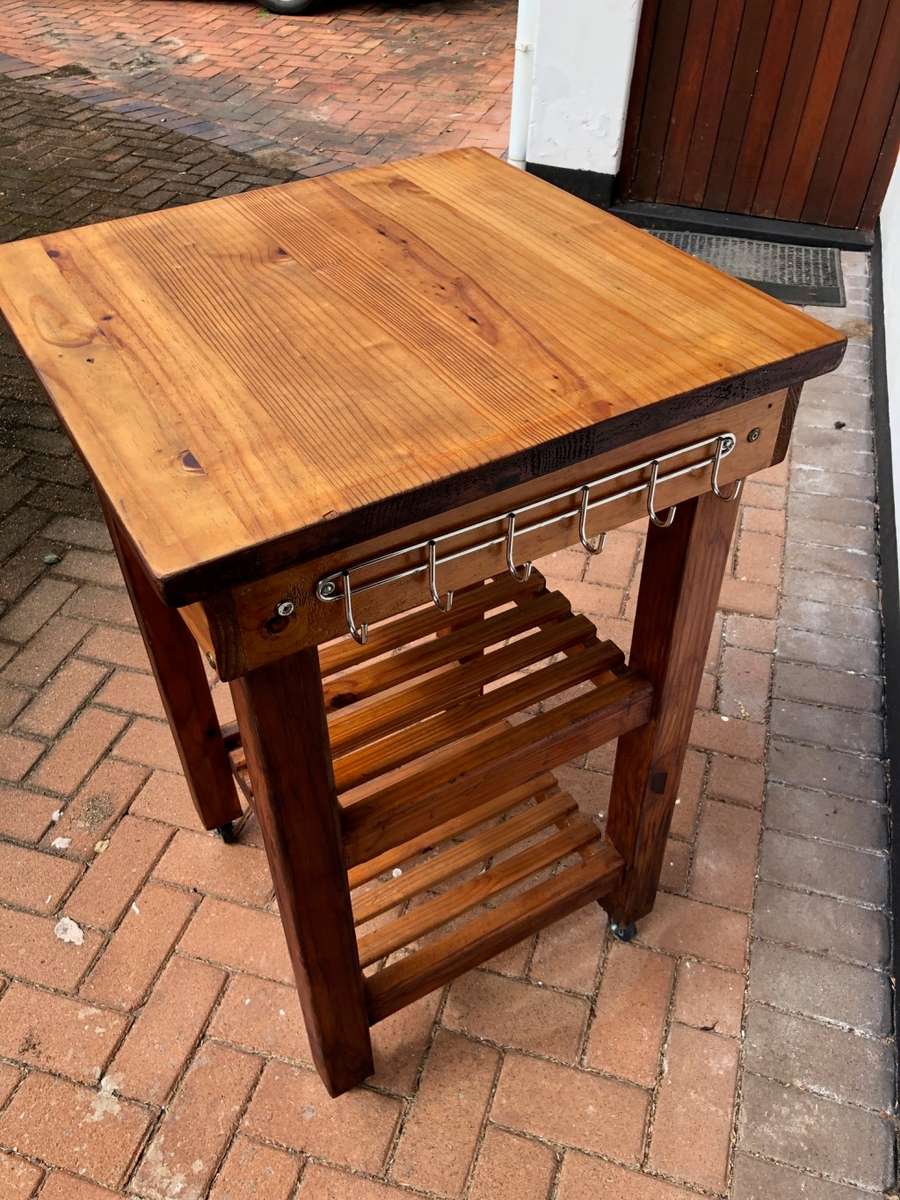 Butcher block / Kitchen island on castors