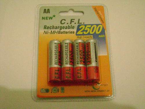 NEW. 4 AA RECHARGEABLE NI-MH BATTRIES HIGH CAPACITY 2500 mAH.