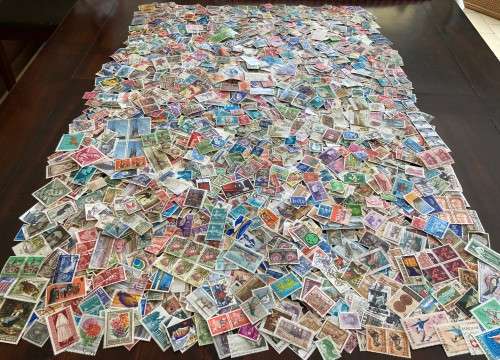 BULKLOT SALE - World mixture off paper. Thousands and thousands of stamps