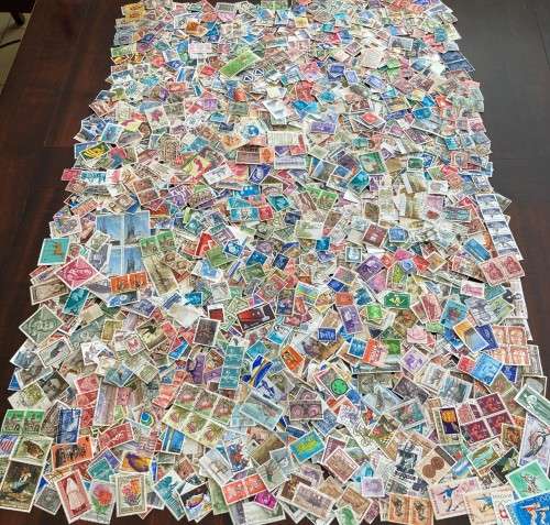 BULKLOT SALE - World mixture off paper. Thousands and thousands of stamps