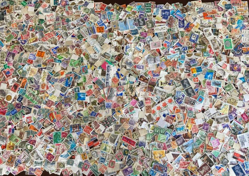 BULKLOT SALE - World mixture off paper. Thousands and thousands of stamps