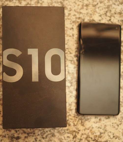 Samsung Galaxy S10 + New Case (and S7 Box)