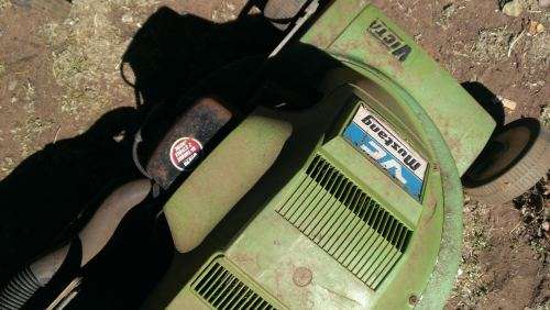 Victa Mustang Lawnmower & Edge Cutter