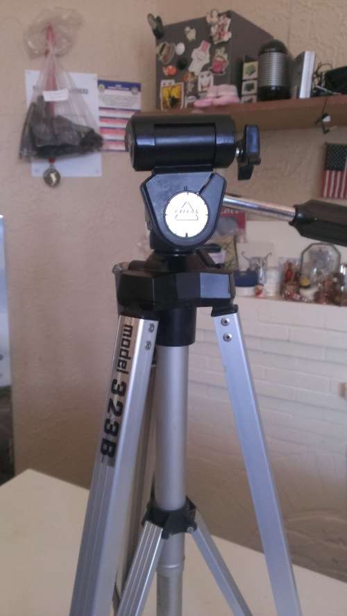 EXELAS 323B CAMERA / VIDEO TRIPOD