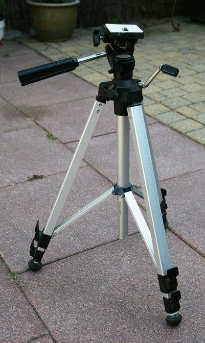 EXELAS 323B CAMERA / VIDEO TRIPOD