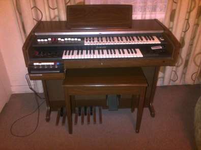 Yamaha Electone B-10 Organ - (proceeds donated to charity)