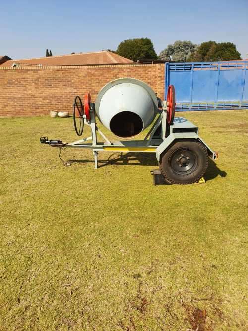 Electric Cement/Concrete Mixer on Trailer (Proceeds donated to charity)