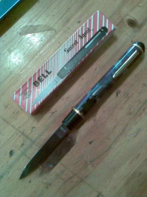 OUT THE FRONT FLICK KNIFE