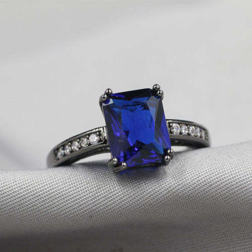 Elegant Black & Dark Blue Stone Ring Size 8