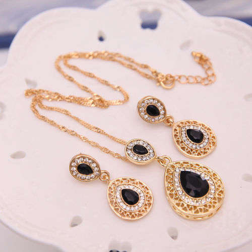 Elegant Gold Teardrop Rhinestone Earrings and Necklace Set