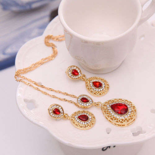 Elegant Gold Teardrop Rhinestone Earrings and Necklace Set