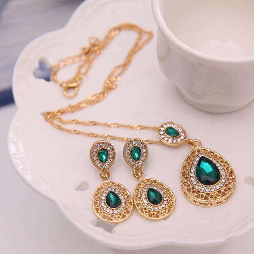 Elegant Gold Teardrop Rhinestone Earrings and Necklace Set
