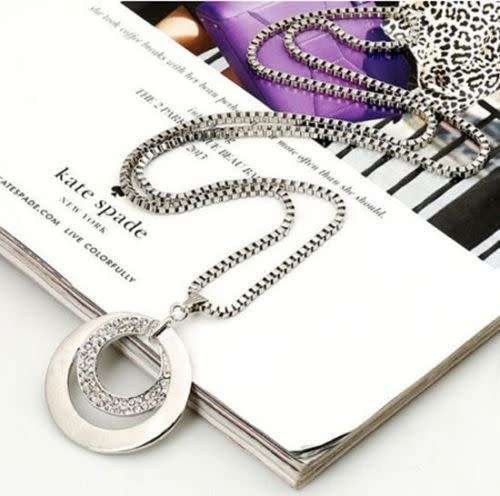 Fashionable Silver Rhinestone Pendant Necklace