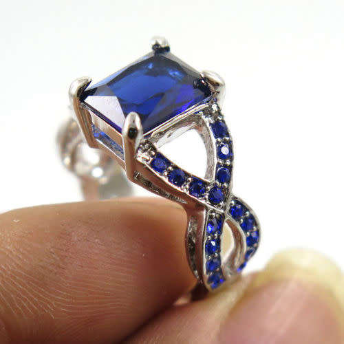 Nobby Sapphire Platinum Ring