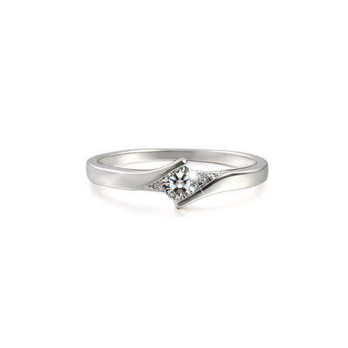 Charming Single Stone Silver Ring