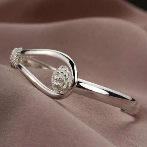 Elegant Silver Flower Link Bracelet