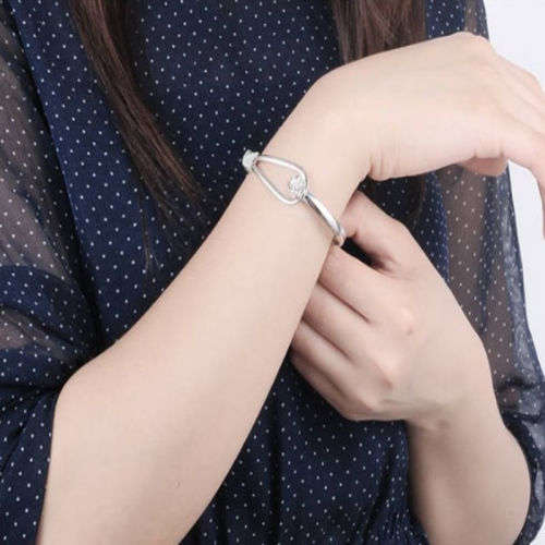 Elegant Silver Flower Link Bracelet