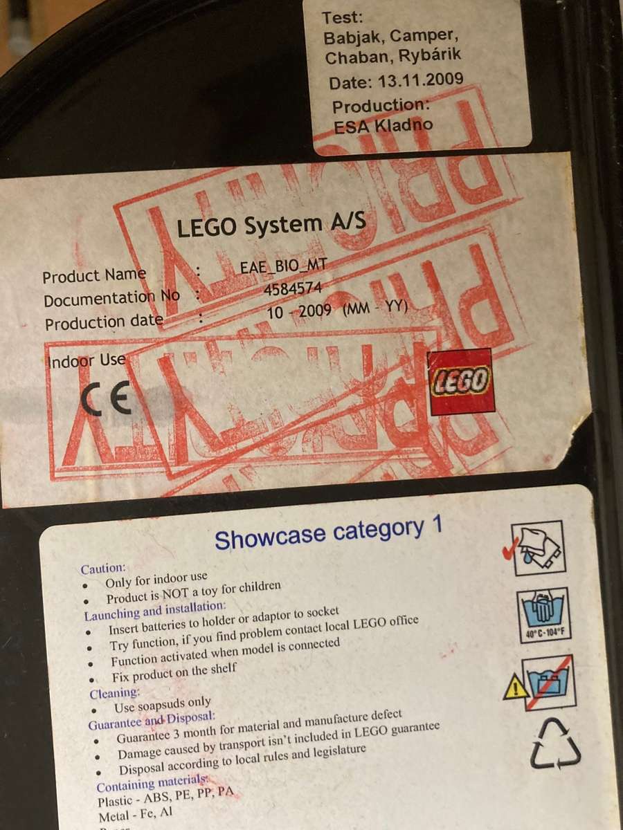 LEGO Bionicle Stars Tahu store display unit with gold parts