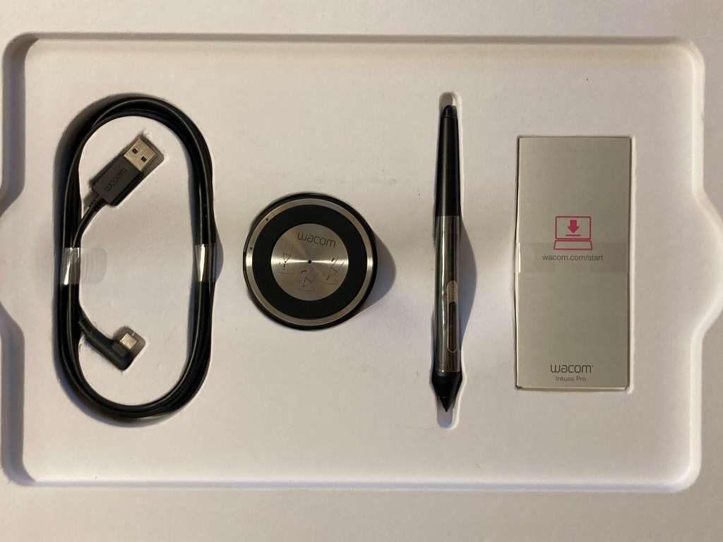 Wacom Intuos Pro Medium Graphics Tablet - Excellent condition, complete in box, current model