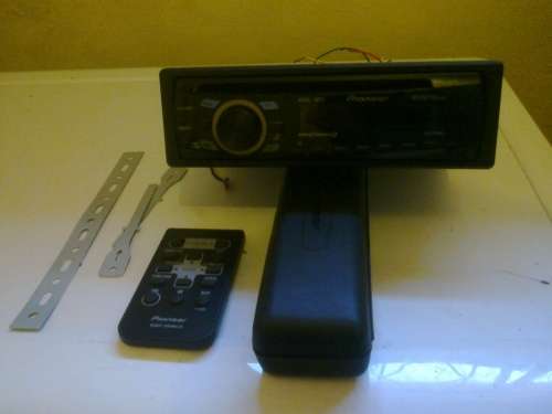 Pioneer Car radio/CD player with accessories