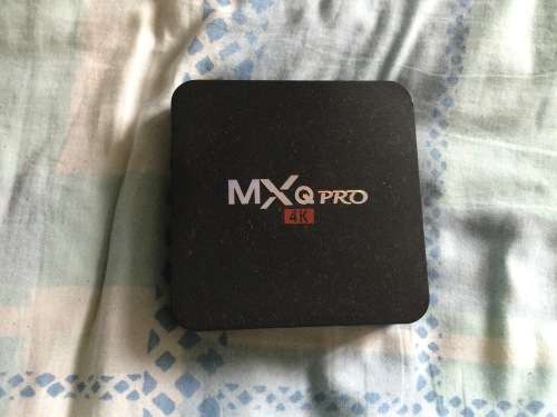 MXQ Pro 4K TV box with remote