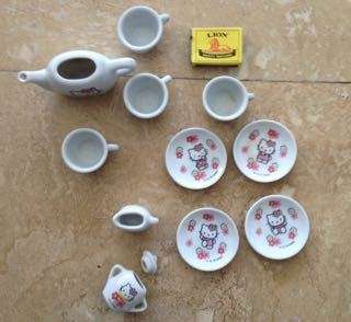 vintage Hello Kitty tea set porcelain , 12 items