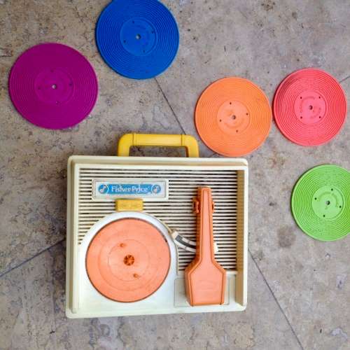 vintage fisher price record player no 2205 , 5 records