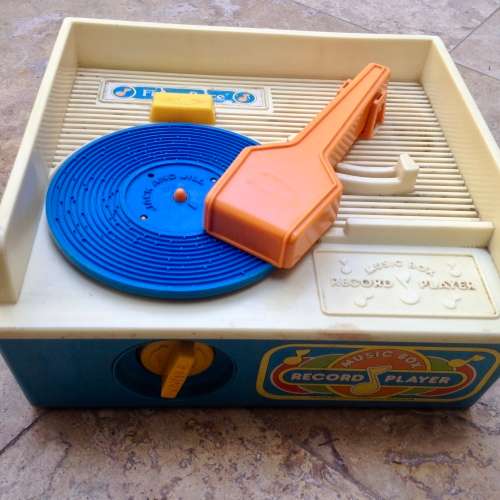 vintage fisher price record player no 2205 , 5 records