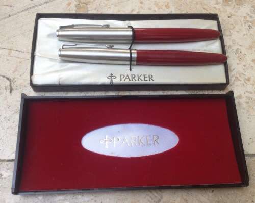 vintage Parker fountain pen pair , 21