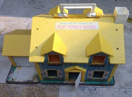 vintage Fisher price play family house 952