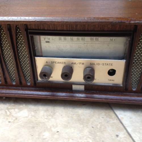 Vintage AITC solid state AM/FM 4 speaker radio faux wood tabletop console stereo