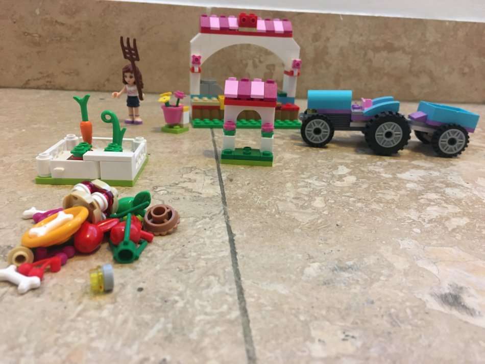 Lego friends 41026 tractor in the country , sold as spares
