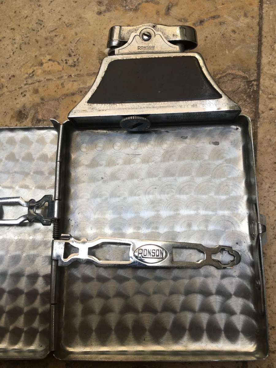 vintage Ronson  mastercase lighter , with cigarette holder