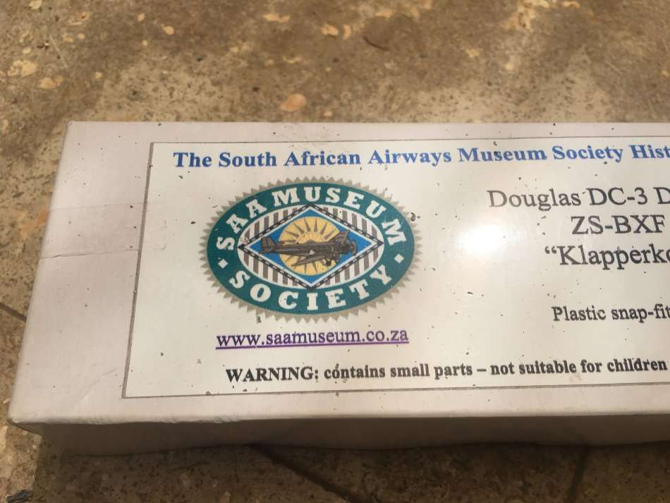 SAA museum Douglas DC-3 Dakota ZS -BXF Klapperkop model plane, airplane  with stand
