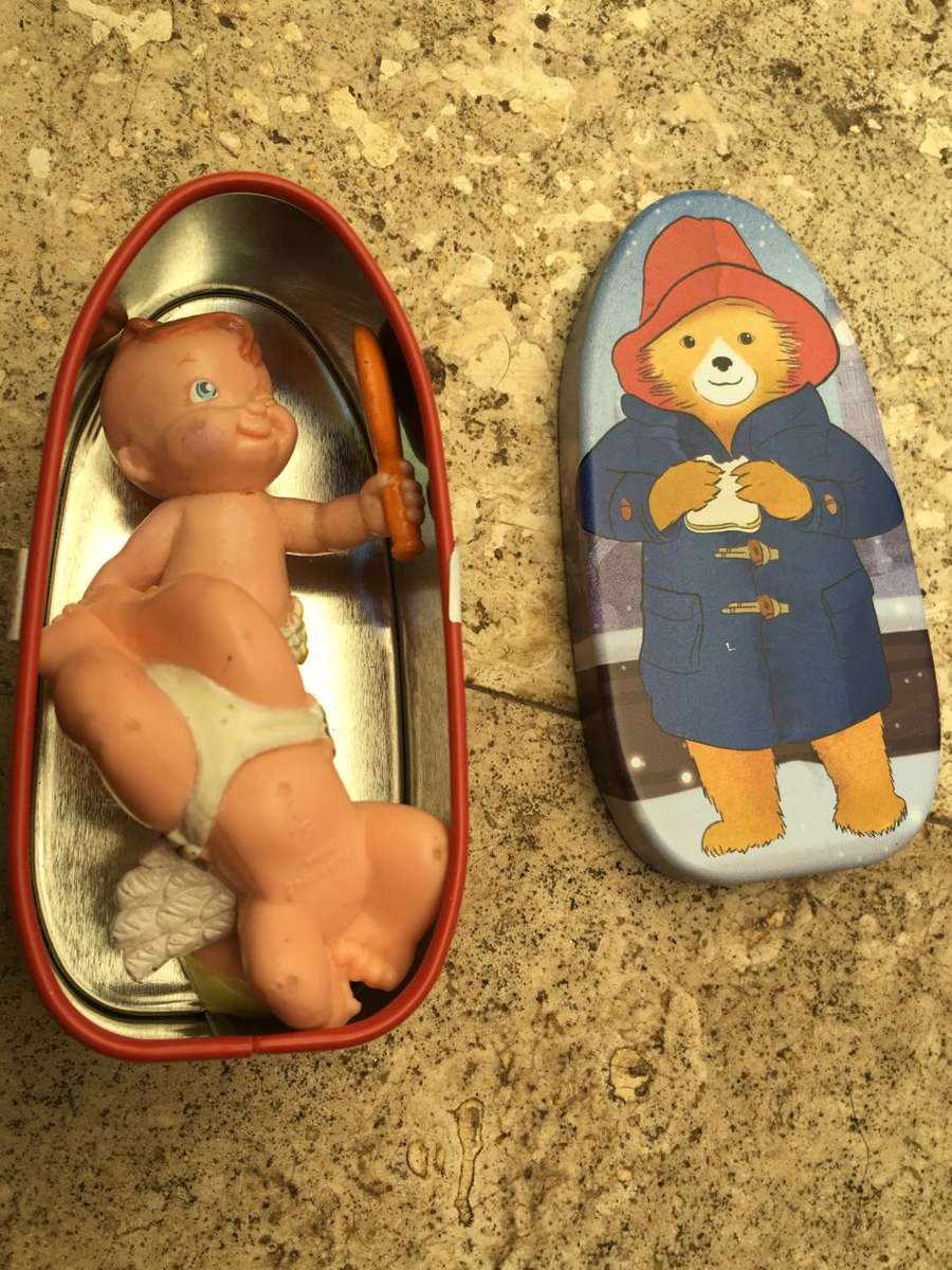 Magic baby diaper baby pair