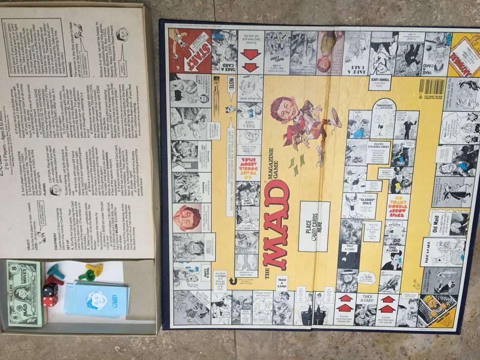 vintage Mad magazine Game , parker brothers set 1 complete