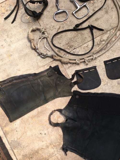 horse pelham bit straps and rope with other stuff for horse or pony