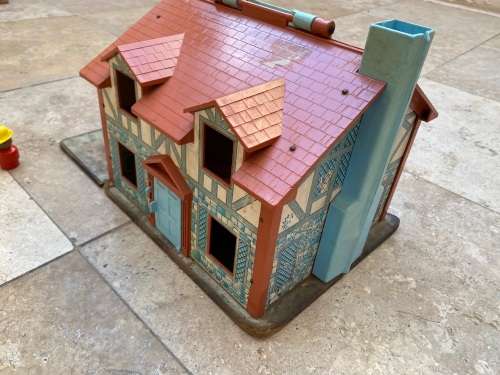 vintage fisher price house 952 with a little people