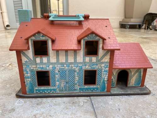 vintage fisher price house 952 with a little people