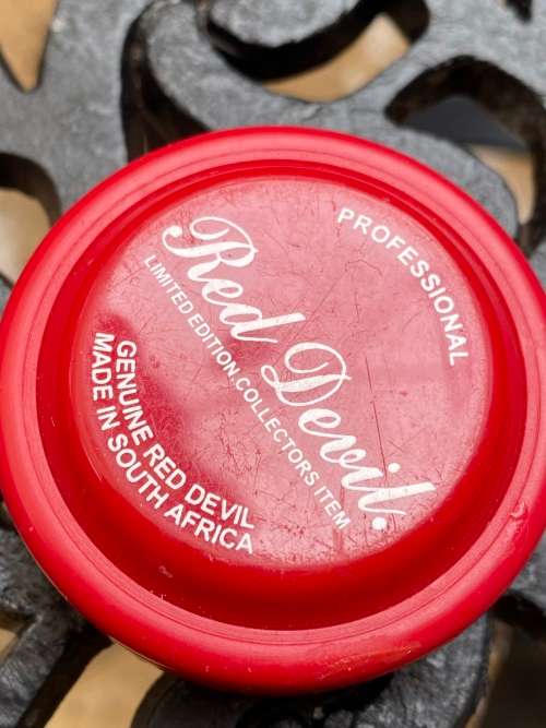 vintage YOYO yo yo Professional Red devil in good condition limited edition