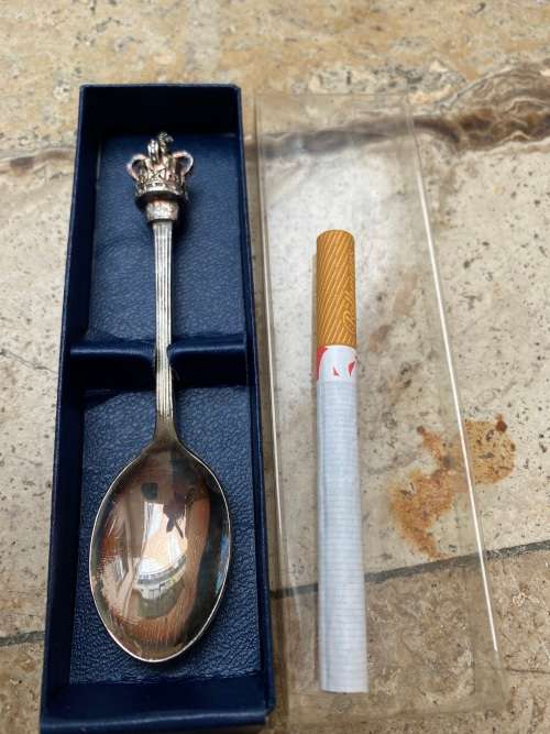 the royal crown jewels of Great Britain Rowena Souvenir teaspoon spoon silver plate