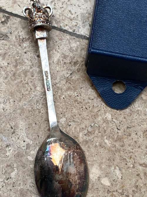 the royal crown jewels of Great Britain Rowena Souvenir teaspoon spoon silver plate