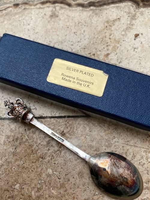 the royal crown jewels of Great Britain Rowena Souvenir teaspoon spoon silver plate