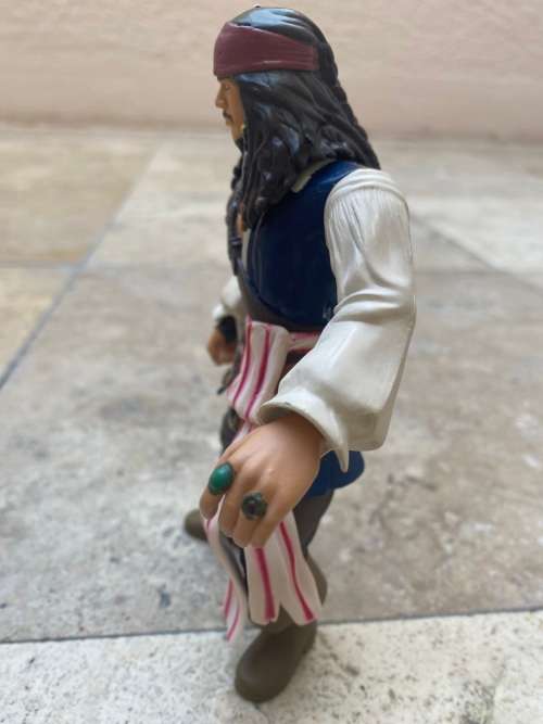 captain jack sparrow Zizzle disney figure in mickey mouse tin