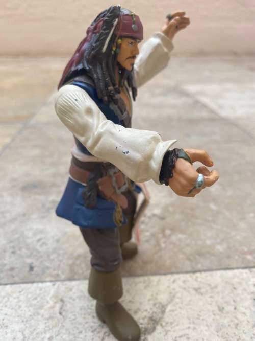 captain jack sparrow Zizzle disney figure in mickey mouse tin