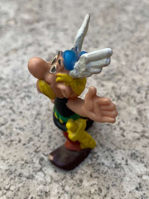 vintage asterix bully 1974 figure with mini asterix plastoy drinking potion pair